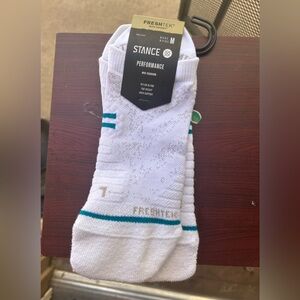 Women’s Stance Performance Athletic Mid Tab  Feel Medium sz socks